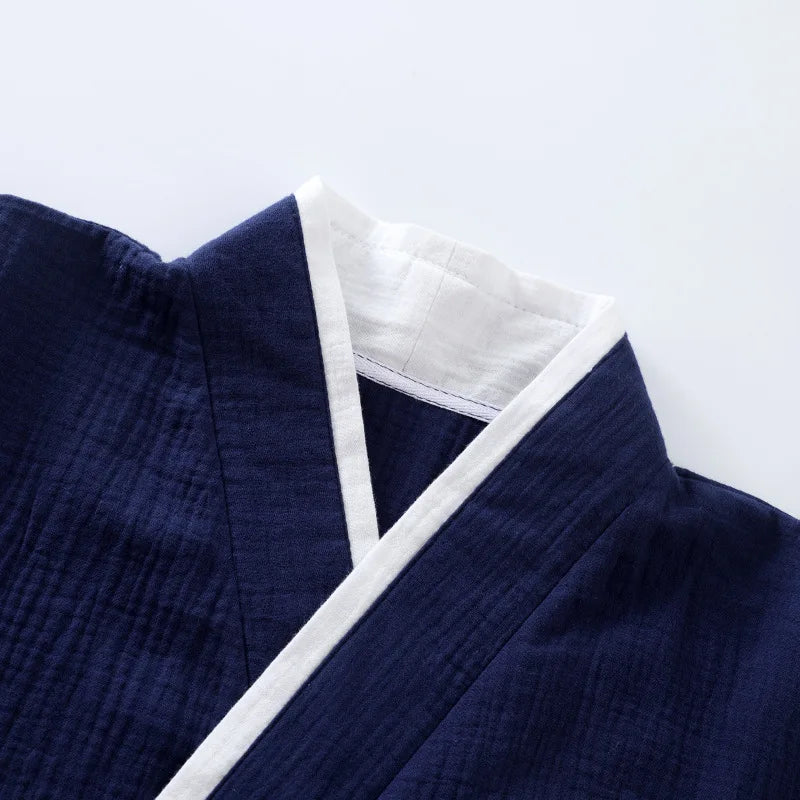 Ensemble pyjama kimono homme Komori bleu marine - detail du col