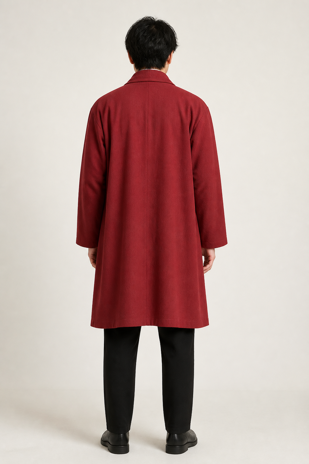 Veste haori longue homme Azami bordeaux - vue de dos portée par un modèle masculin