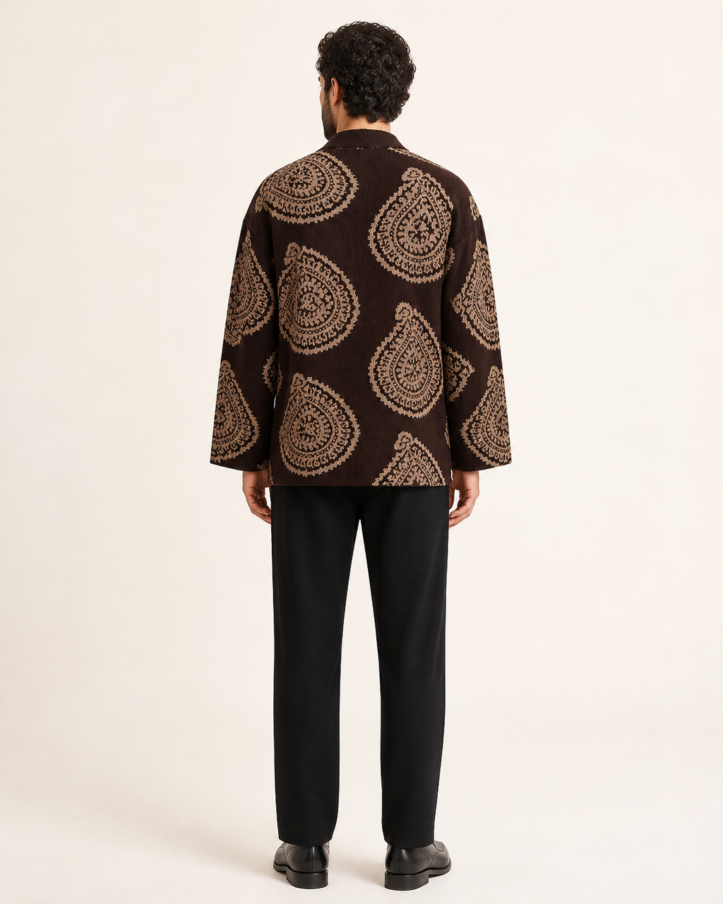 Kimono cardigan homme Hiro cafe a motifs ecrus - vue de dos
