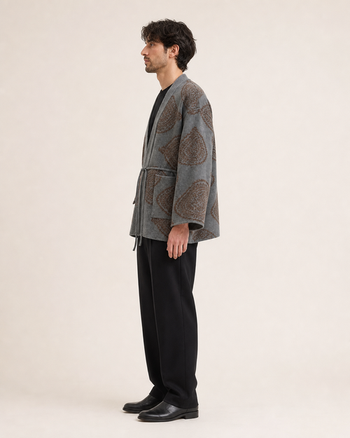 Kimono cardigan homme Hiro gris a motifs marron - vue de profil