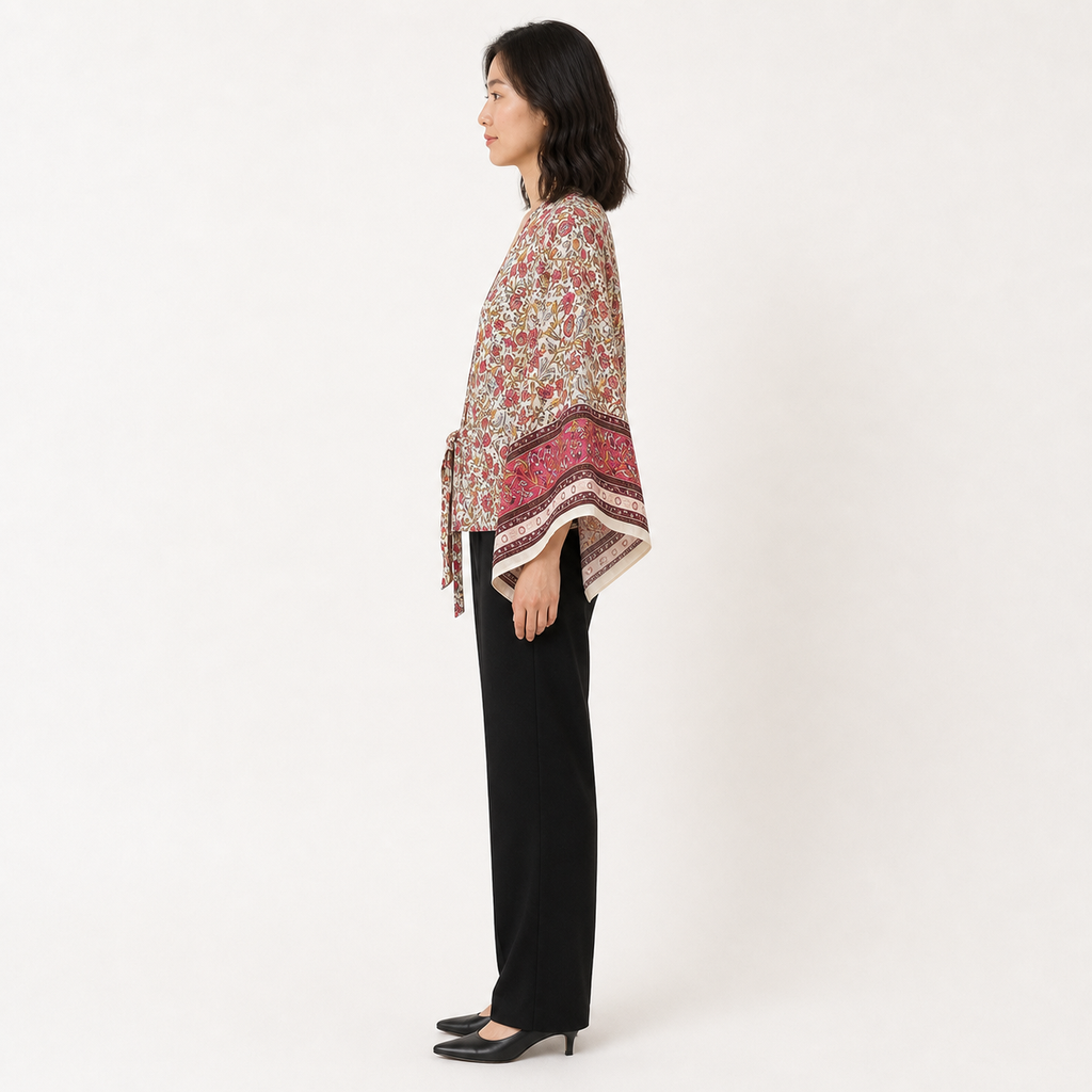 Kimono court femme Kiri ivoire et fleurs framboise - vue de profil