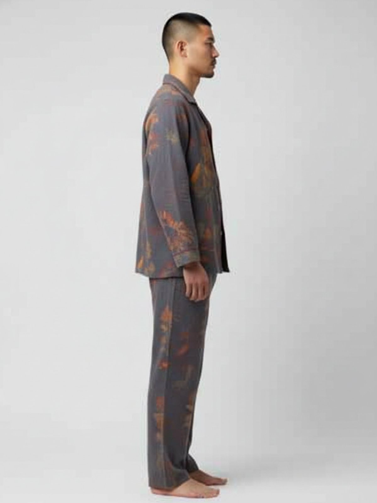 Ensemble kimono pyjama bleu Sayo Grey, vue cote sur mannequin homme