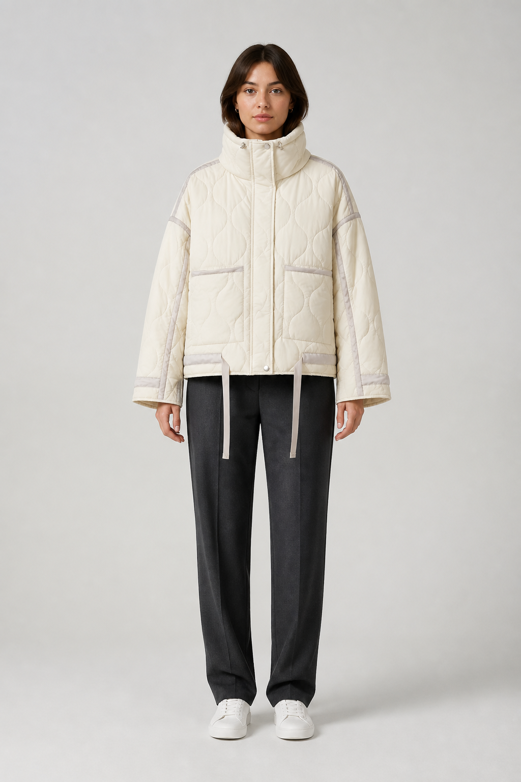 Veste kimono matelassée femme Himawari blanc cassé - vue de face portée par un modèle féminin