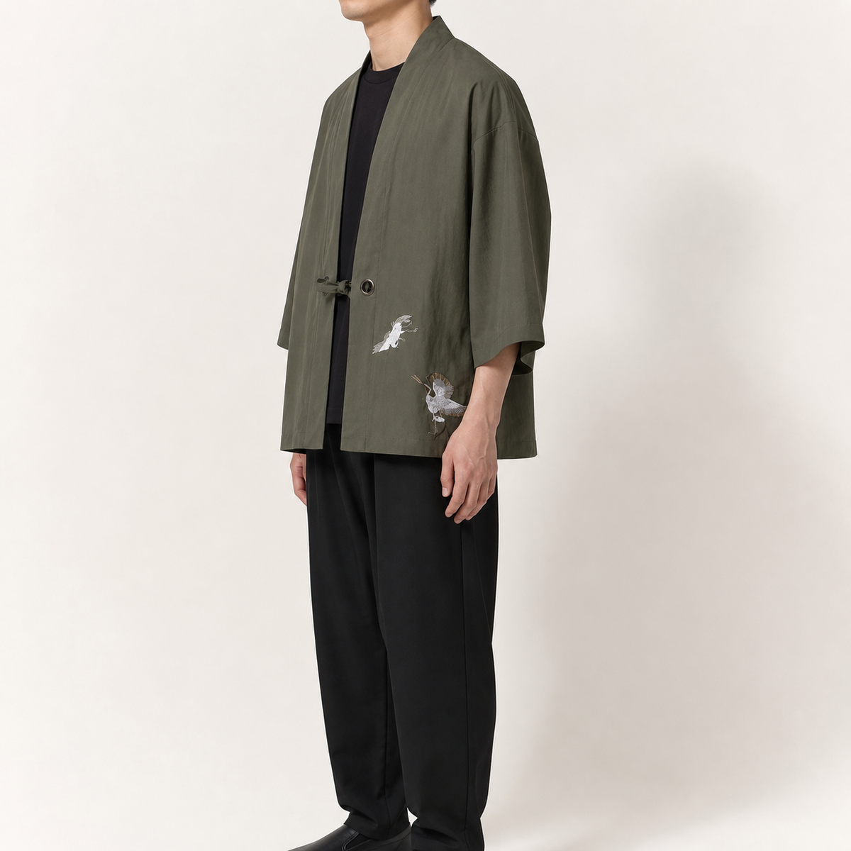 Kimono homme Koharu Vert a grues brodees - vue de profil