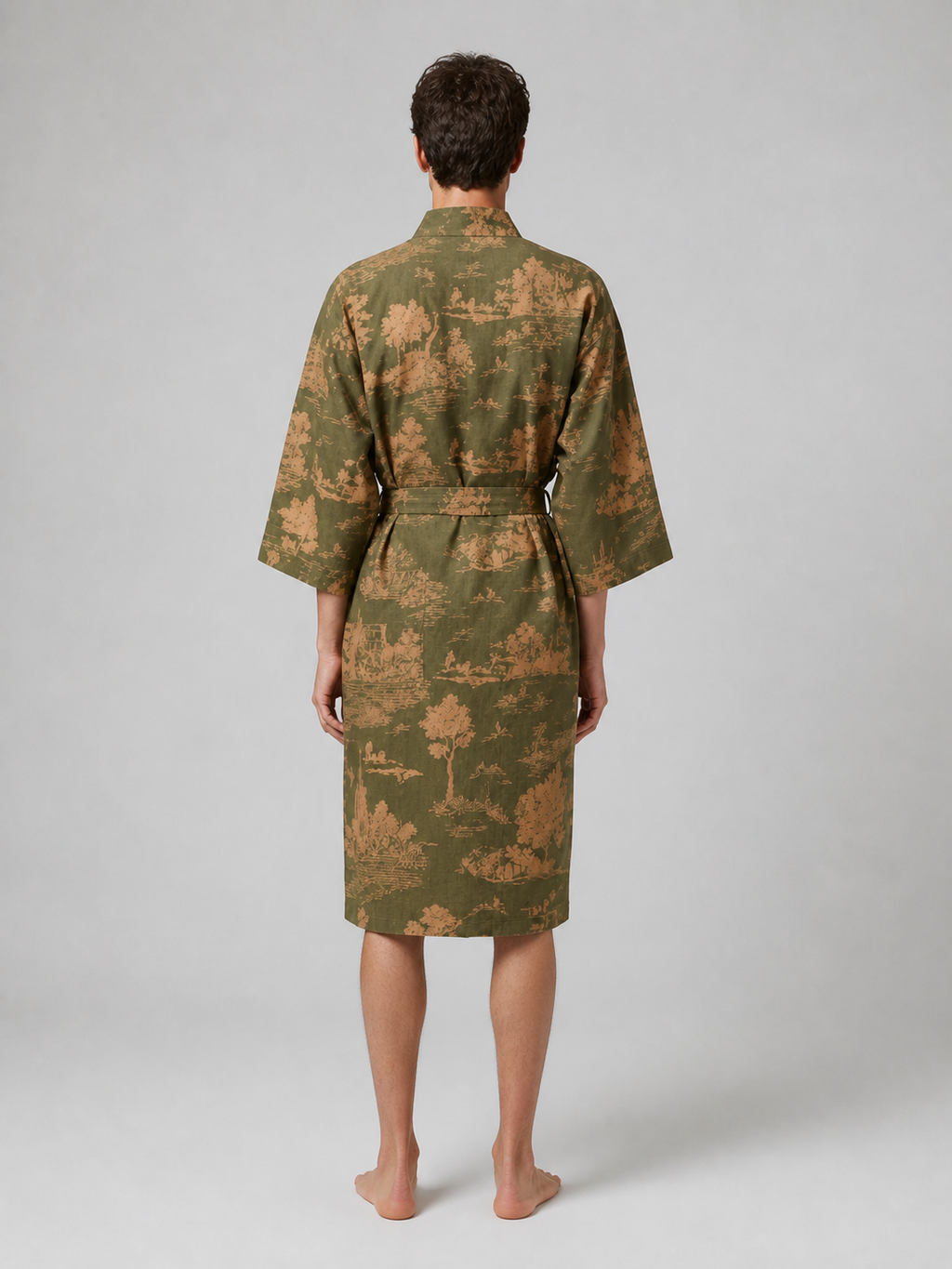Peignoir kimono homme Chiyo vert - vue de dos sur modèle homme