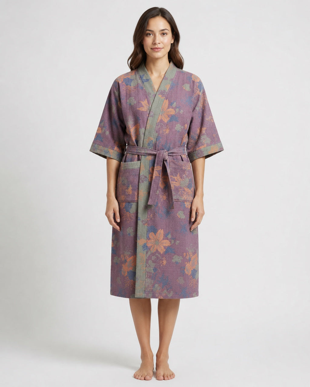 Peignoir kimono femme Nozomi mauve à motifs floraux - vue de face