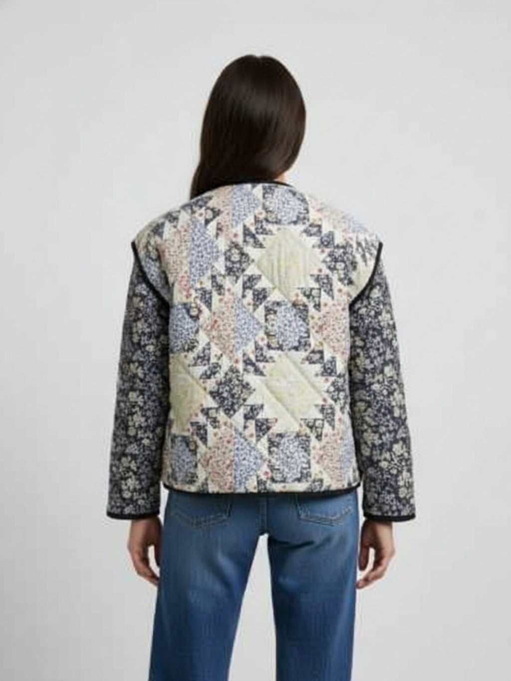 Veste matelassée patchwork femme Yuki - vue de dos portée par un modèle féminin