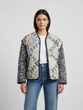 Veste matelassée patchwork femme Yuki - vue de face portée par un modèle féminin