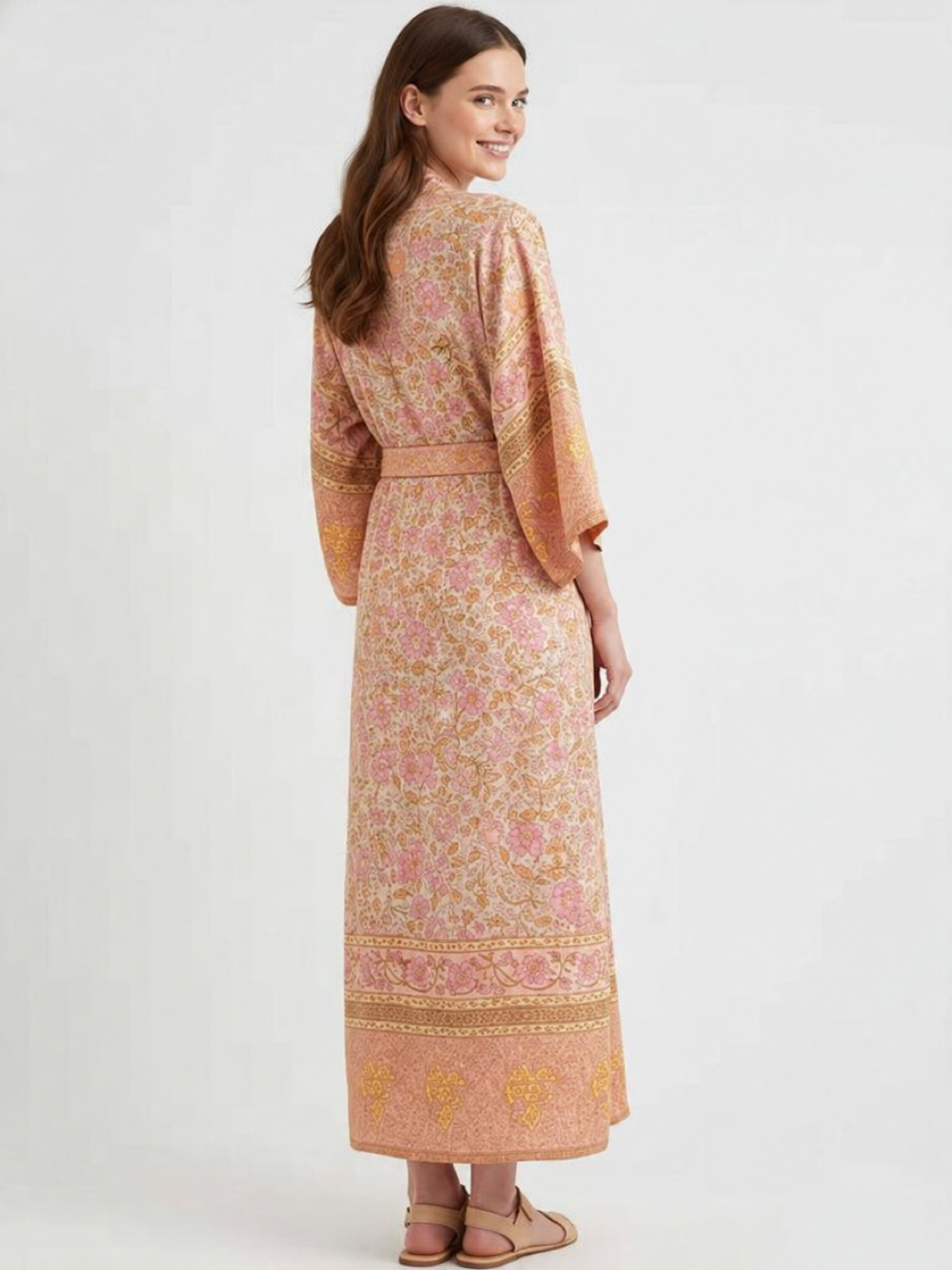 Kimono long femme Koharu rose fleuri - vue de dos