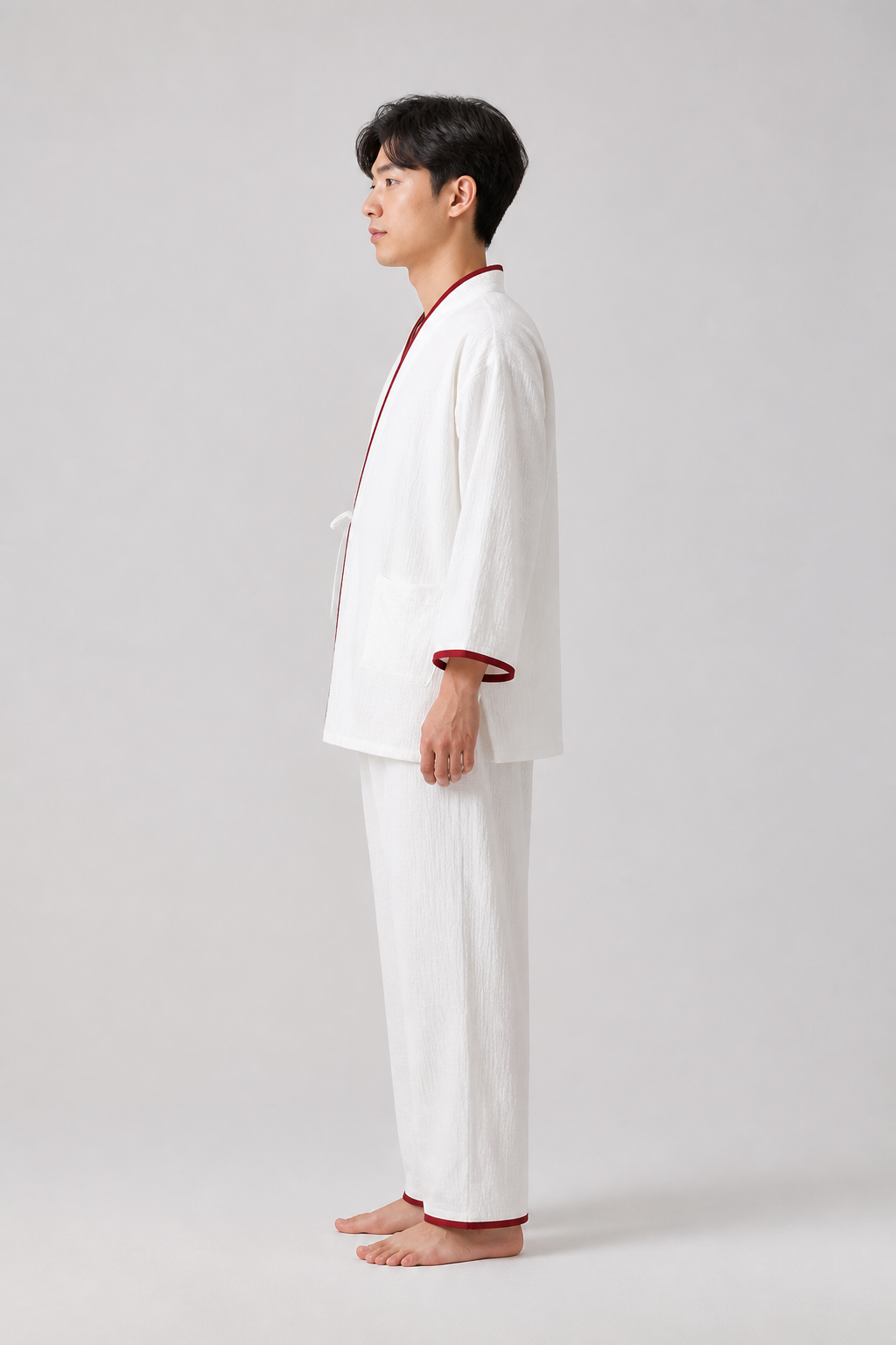 Ensemble pyjama kimono homme Komori blanc porte - vue de profil