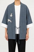 Veste kimono homme Shizu bleu ardoise a grues - vue de face