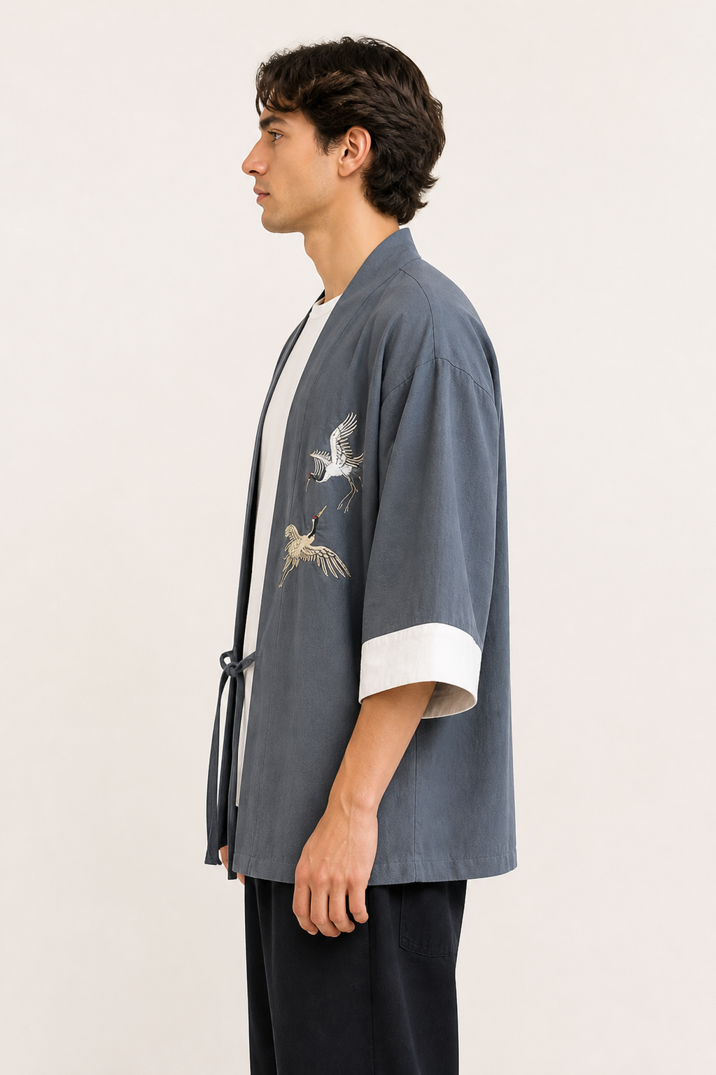 Veste kimono homme Shizu bleu ardoise a grues - vue de profil