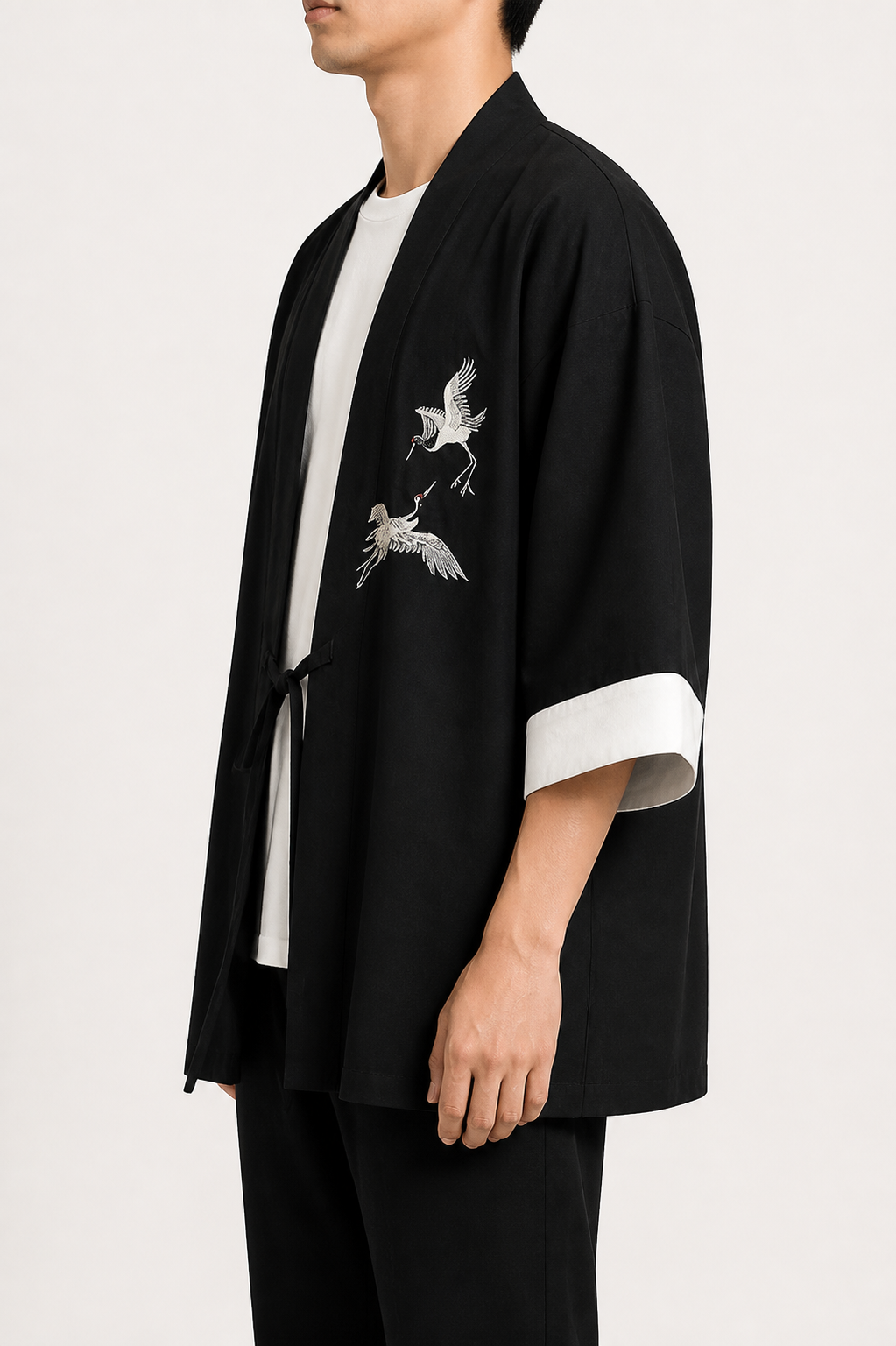 Veste kimono homme Shizu noire a grues - vue de profil