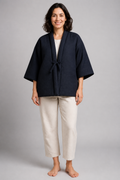 Hanten matelassé femme Yasuragi bleu marine - vue de face sur modèle